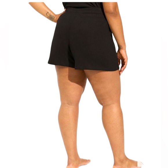 TORRID Super Soft Ribbed Smock Waist Lounge Short in Deep Black Inseam 3.25” NWT - Picture 3 of 9